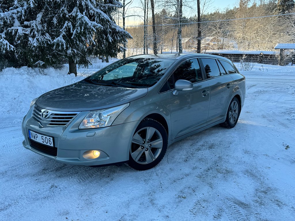 Toyota Avensis Kombi Business 1.8 Automat, Dragkrok