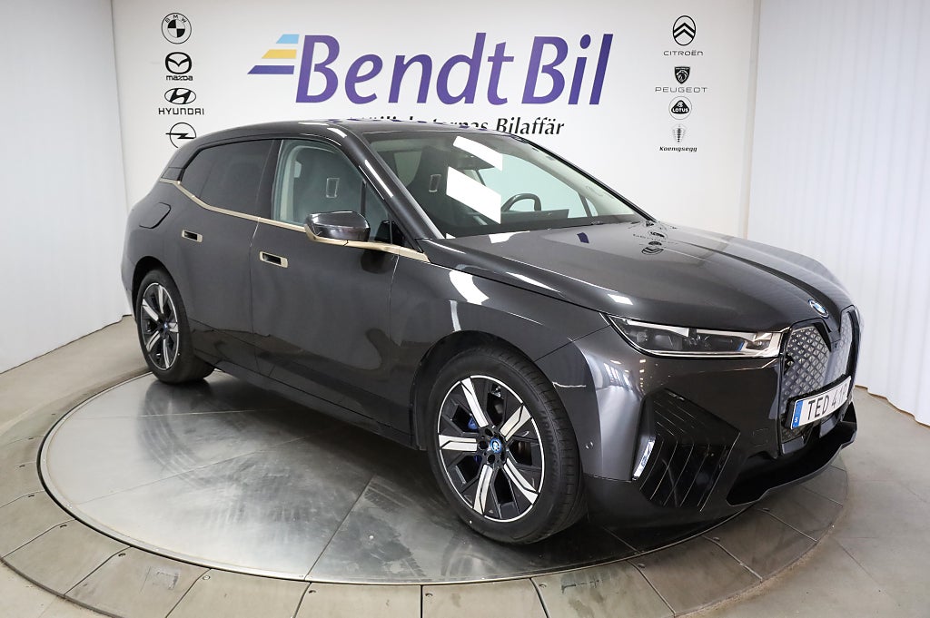 BMW iX xDrive50  Sport / Drag / Luftfjädring / Aktiv Styrning