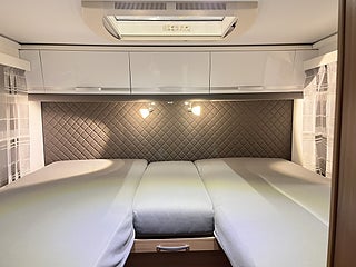 Husbil-halvintegrerad Adria CORAL SUPREME 670 SL 19 av 25