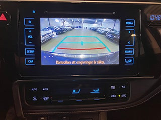 Toyota Auris Hybrid e-CVT Active Plus Kamera Navi Skinn S&V-hjul – bild 19