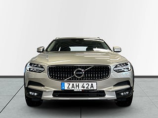 Volvo V90 Cross Country D4 AWD Automat Momentum Kiruna-körd/D&M-Värm/S&V-däck – bild 2