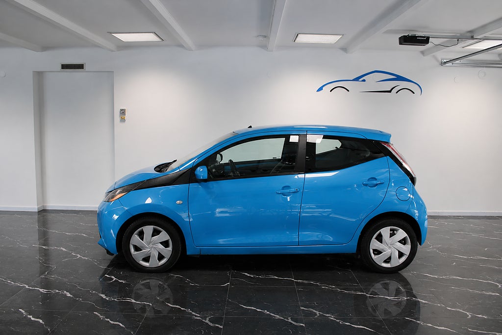 Toyota Aygo 5-dörrar 1.0 VVT-i x-shift X-PLAY Euro 6