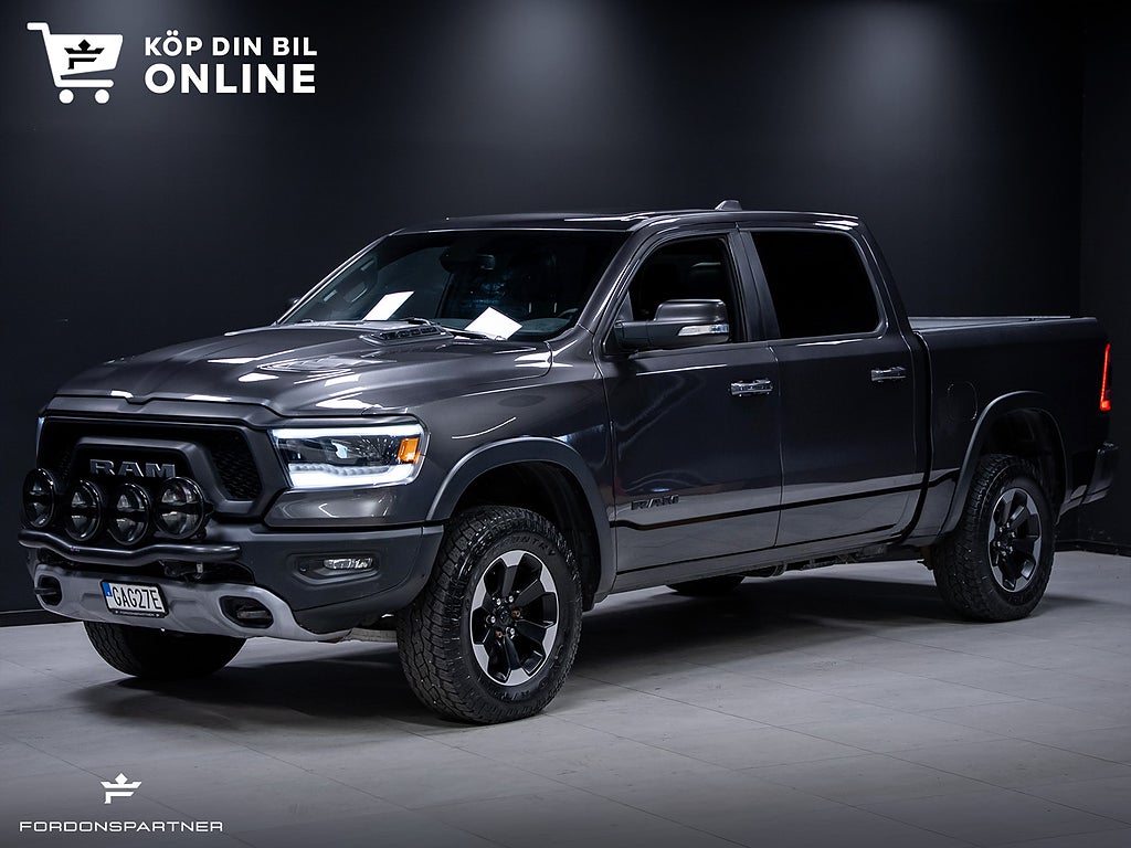 Dodge RAM 1500 Crew Cab 5,7 V8 REBEL PANORAMA LUFT H&K LEASEBAR