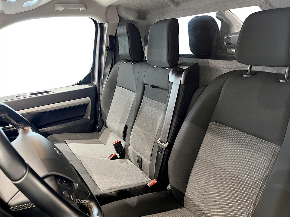 Bild på Peugeot e-Expert PRO+ 75 kWh 136hk Aut L3 B-KAMERA NAVI