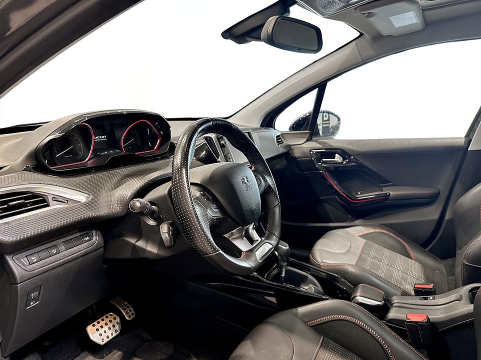 Bild på Peugeot 2008 GT-Line 1.2 PT 110hk Aut PANO FARTHÅLLARE
