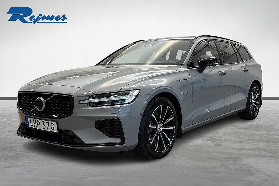 Volvo V60 T6 Plus Dark Nordic Edition / Drag / 360 Kamera / HK