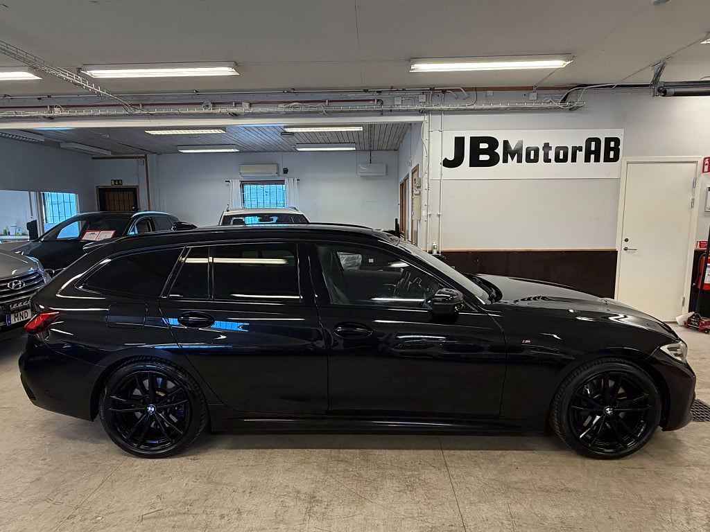 BMW 330i xDrive Touring Steptronic M Sport/ PANORAMA 