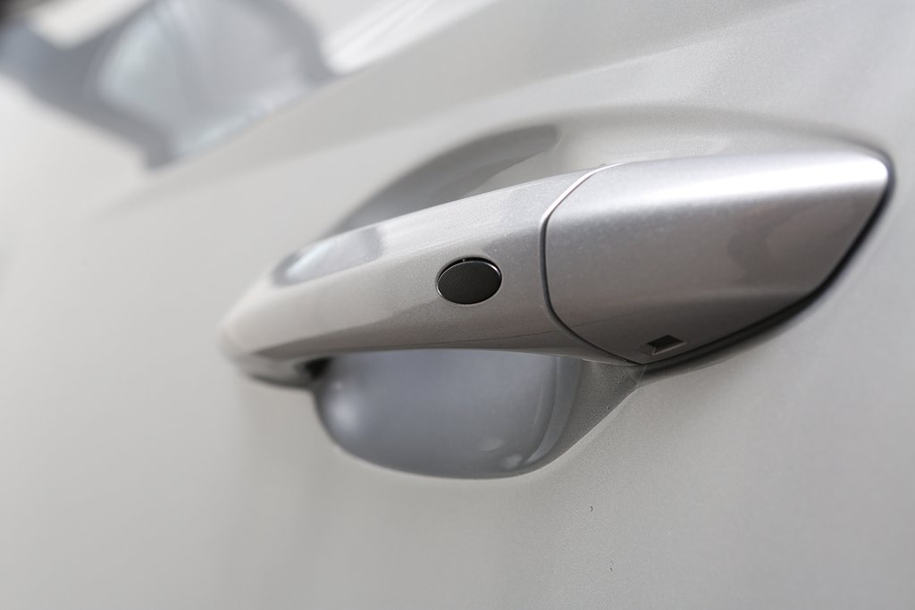 Hyundai Tucson FullHybrid 4WD Essential | Moms 2025