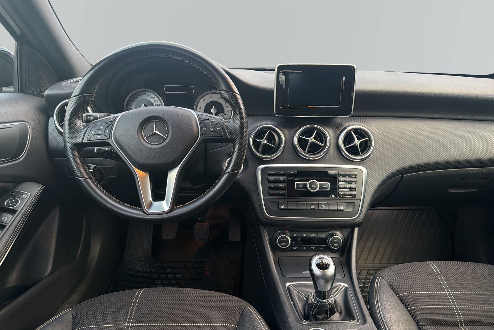 Mercedes-Benz A 180 Urban Backkamera 2015 - miniatyr 11