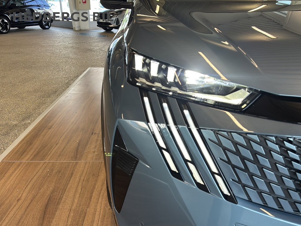 Peugeot E-3008 GT ULTIMATE 214HK thumbnail
