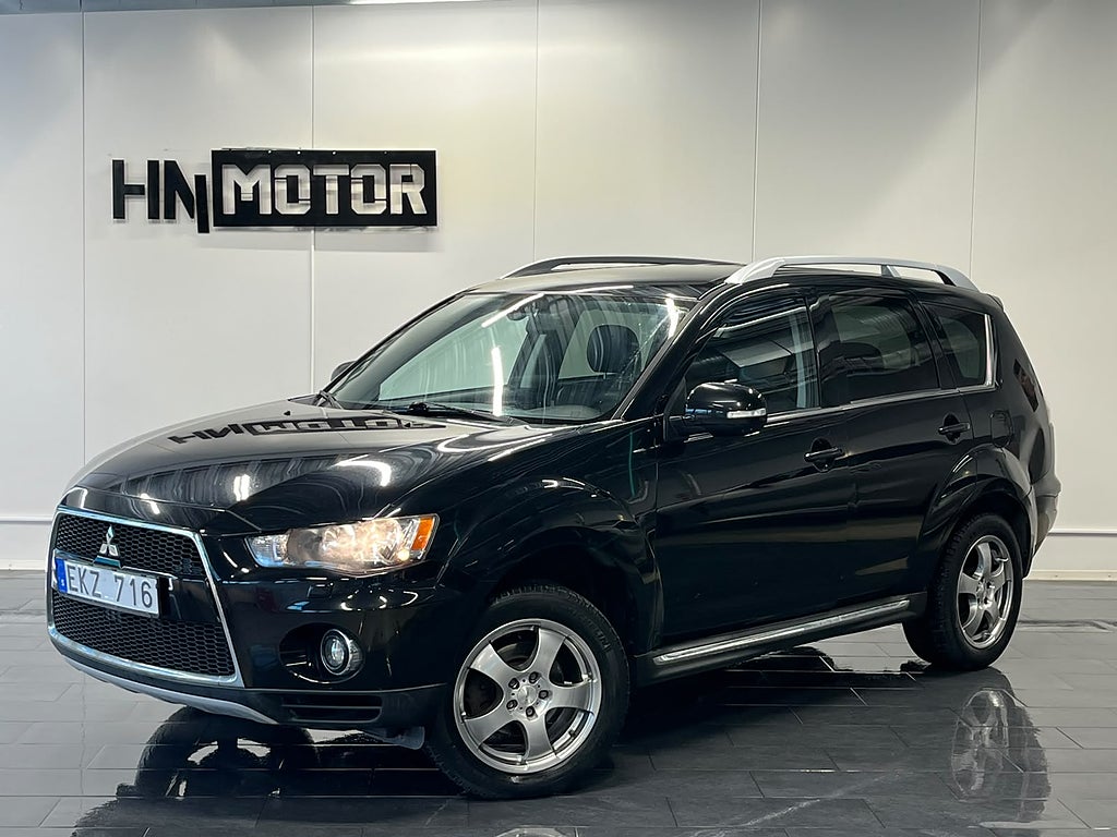 Mitsubishi Outlander 2.4 MIVEC 4WD Automat |NyServ|LågSkatt|2Brukare|DRAG|