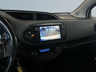 Toyota Yaris Hybrid e-CVT S&V-hjul/Kamera/Farthållare/Bluetooth