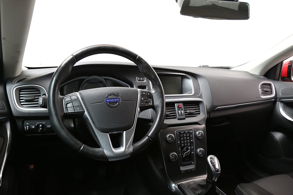 Volvo V40 T2 Momentum 120hk 2014