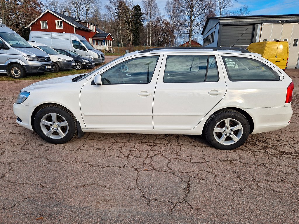 Skoda Octavia Kombi 1.6 TDI Ambiente 12 mån garanti