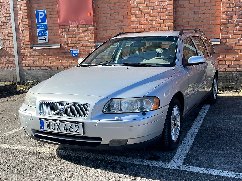 Volvo V70 2.4 170hk Automat Läder Dragkrok värmare 