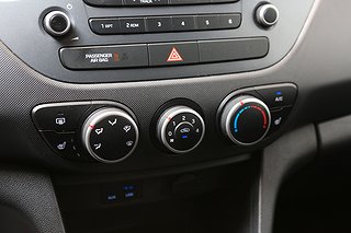 Halvkombi Hyundai i10 18 av 21