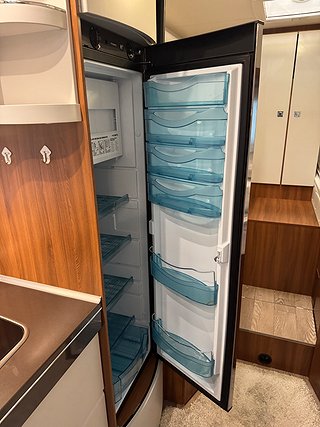 Husbil-halvintegrerad Hobby Optima De Luxe T65 GE 9 av 17