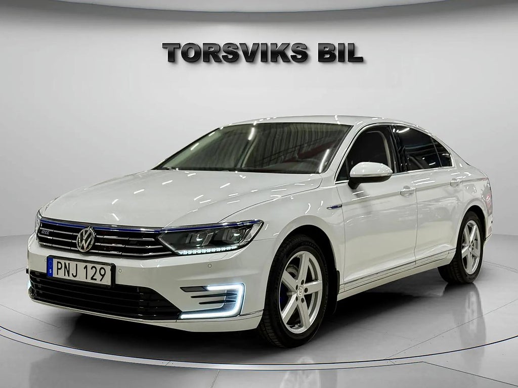 Volkswagen Passat GTE 1.4 TSI ACT GTE S&V hjul, Fullservad, Garanti - miniatyr 2