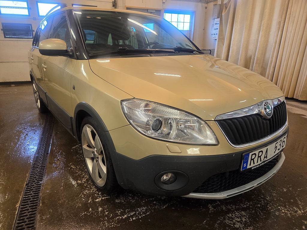 Skoda Fabia Scout 1.6 TDI 18000 Mil Euro 5 Lågskatt