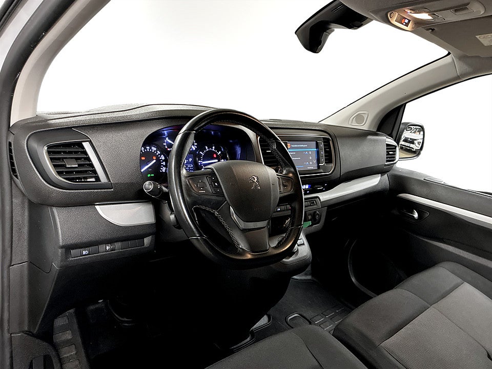 Bild på Peugeot Expert PRO+ 2.0 BlueHDi 145hk Aut L3 B-KAMERA CARPLAY