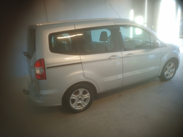 Ford Tourneo Courier 1.5 TDCi Euro 6 2017, bild 2/38