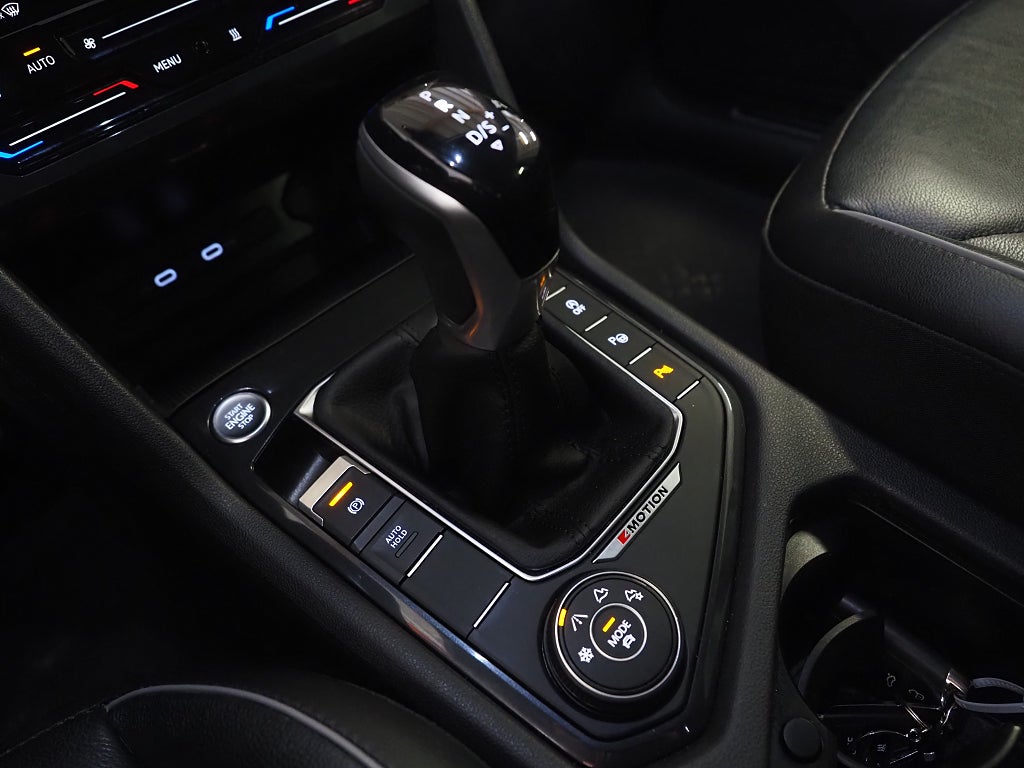 Volkswagen Tiguan 2.0 TSI 190hk 4M Elegance Drag P-Värm Läder IQ.Light 2021