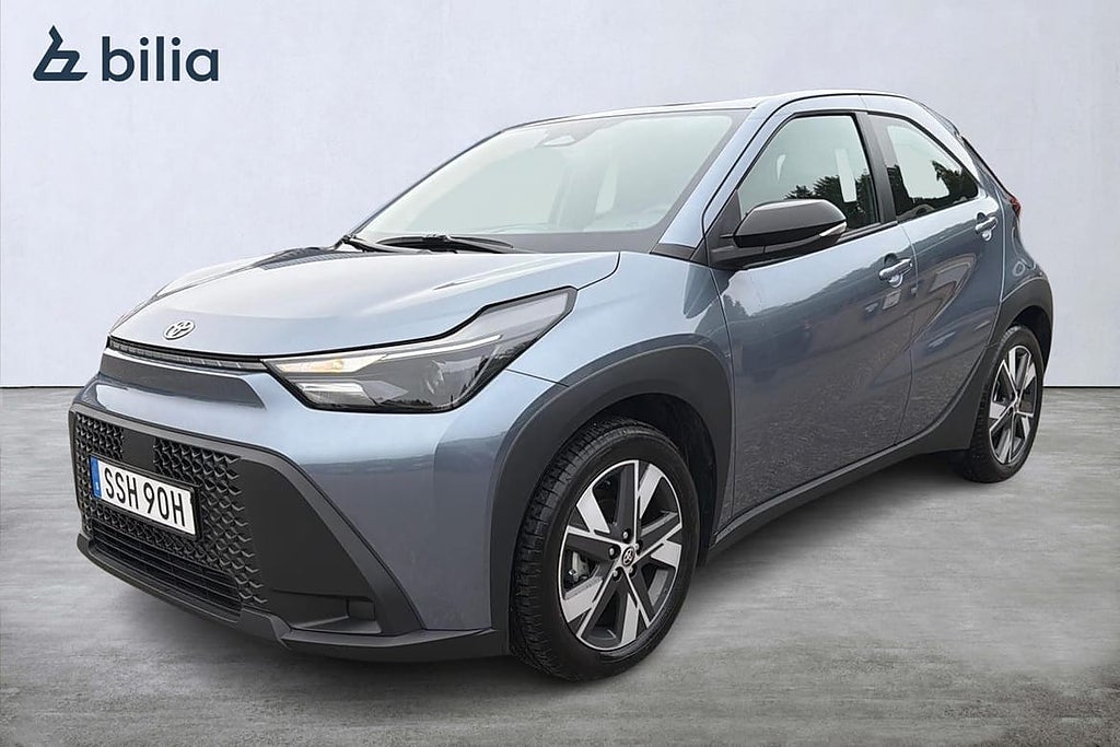 Toyota Aygo X 1,5 HYBRID X PLAY Appstyd Värmare