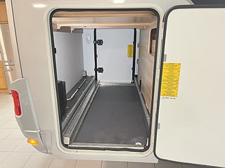 Husbil-halvintegrerad Adria CORAL SUPREME 670 SL 9 av 25