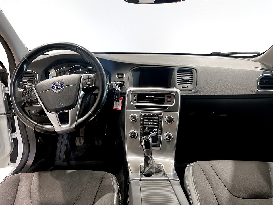 Bild på Volvo V60 Cross Country Momentum Cross Country D4 190hk BACKSENSORER