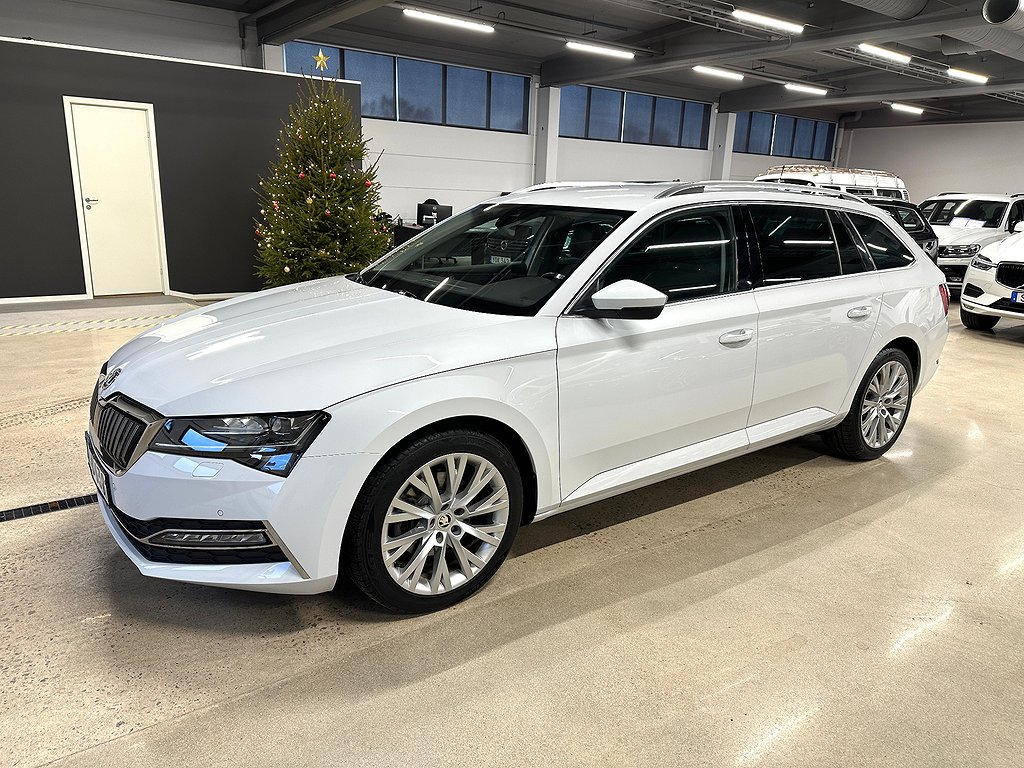 Skoda Superb iV1.4 Plug-in Hybrid Business, Style 218hk