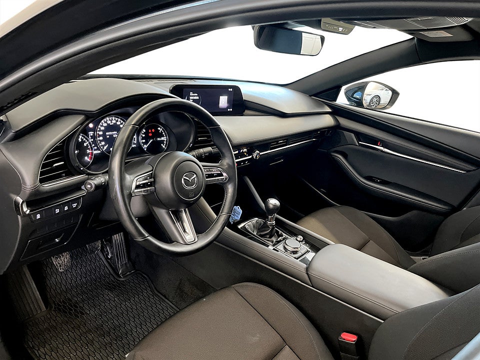 Bild på Mazda 3 Sky 2.0 SKYACTIV-G M 150hk B-KAMERA CARPLAY NAVI