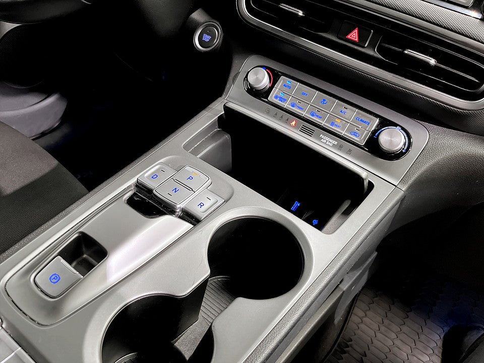 Bild på Hyundai Kona Essential Electric 64kWh Aut B-KAMERA CARPLAY 204hk