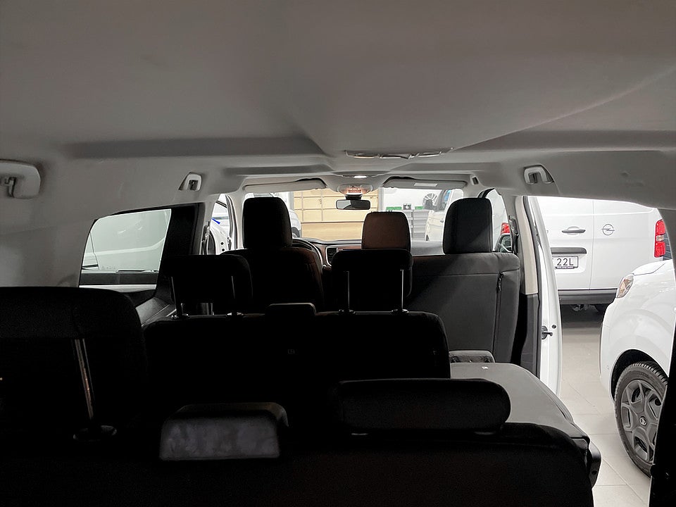 Bild på Peugeot Traveller Business 2.0 BlueHDi 144hk Aut L3 9-SITS BACKSENSORER