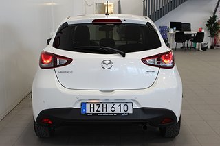 Halvkombi Mazda 2 5 av 20