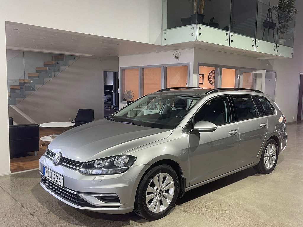 Volkswagen Golf SC 1.6 TDI (Drag, Carplay, P-värm, V-däck)