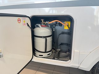 Husbil-halvintegrerad Adria CORAL 670 SLT PLUS 7 av 28
