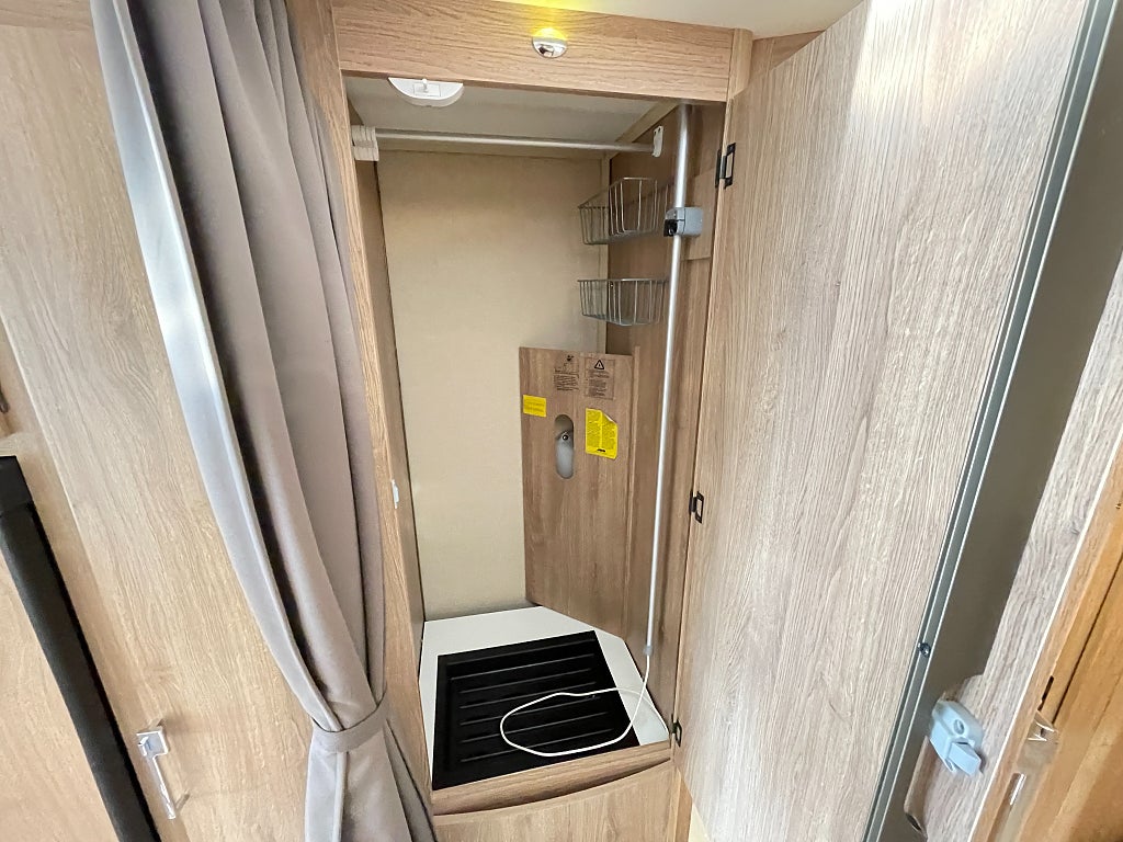 Kabe Smaragd 520 XL KS / ALDE / AC / Året runt standard / 1995kr/mån  - Kabe