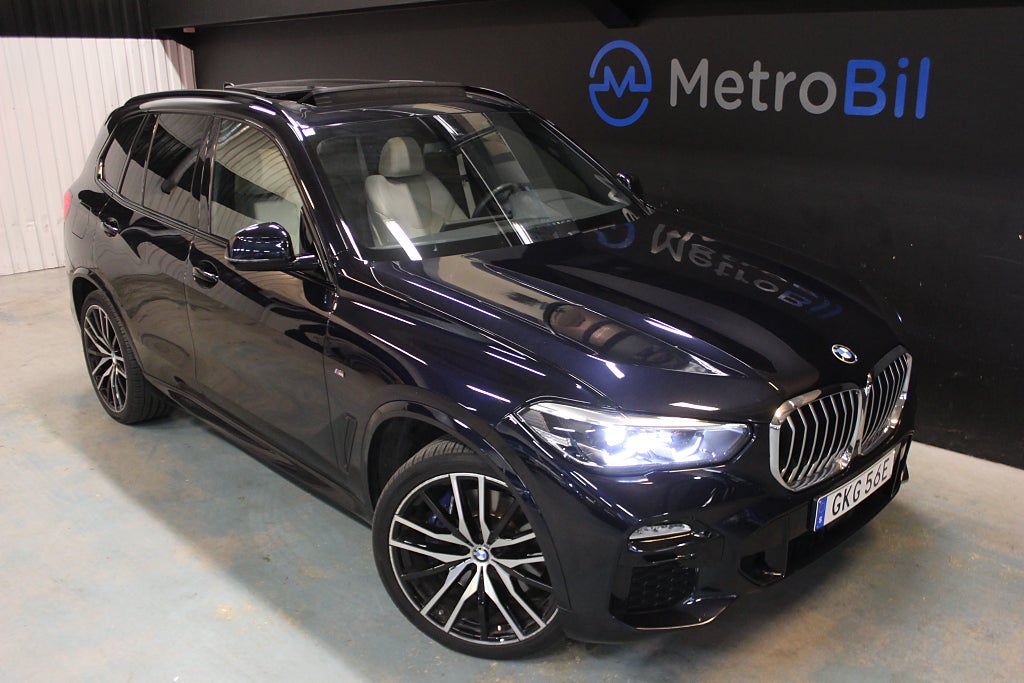 BMW X5 xDrive40i M Sport Panoram/Head Up/Värmare Black Edition
