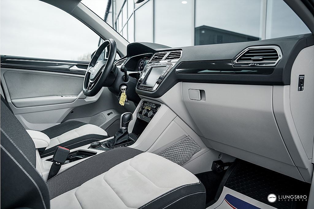 Volkswagen Tiguan 2.0 4M GT 190hk / Cockpit / Drag / B-Kamera