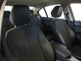 Sedan BMW 320 11 av 21