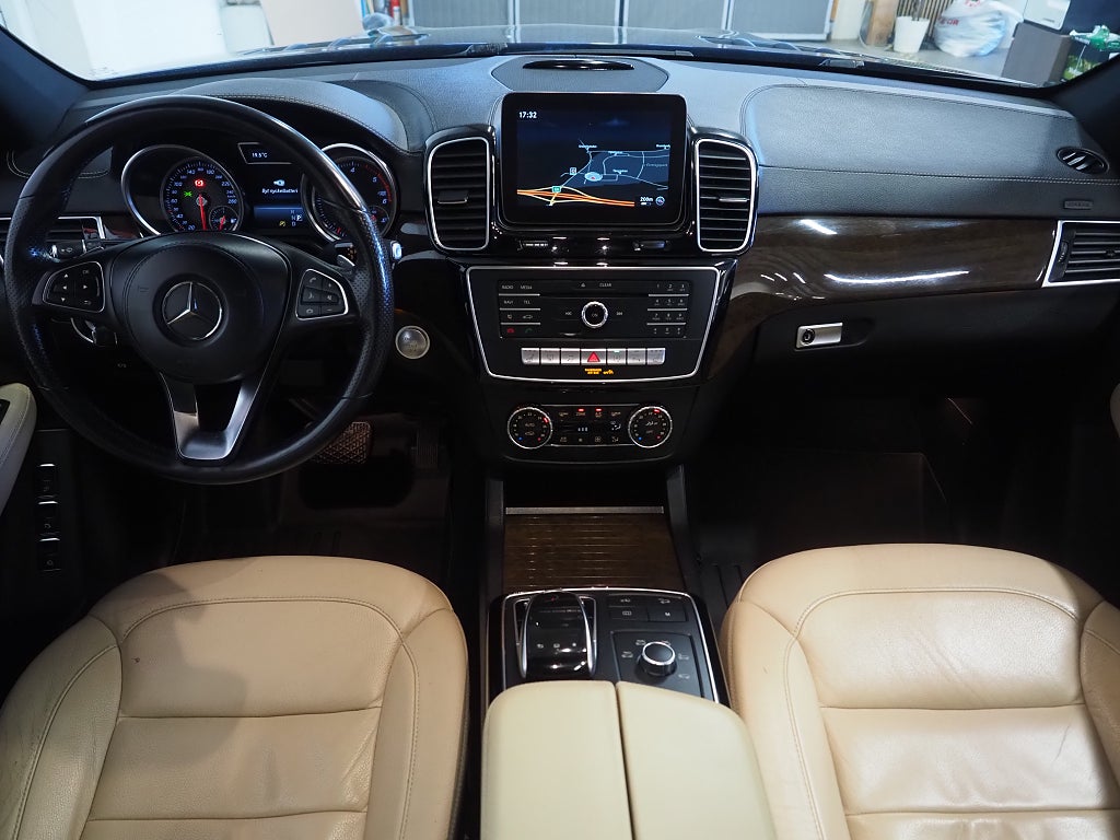 Mercedes-Benz GLS 350 d 258hk 4MATIC AMG |7-sits|Drag|D-värm|Pano| 2016