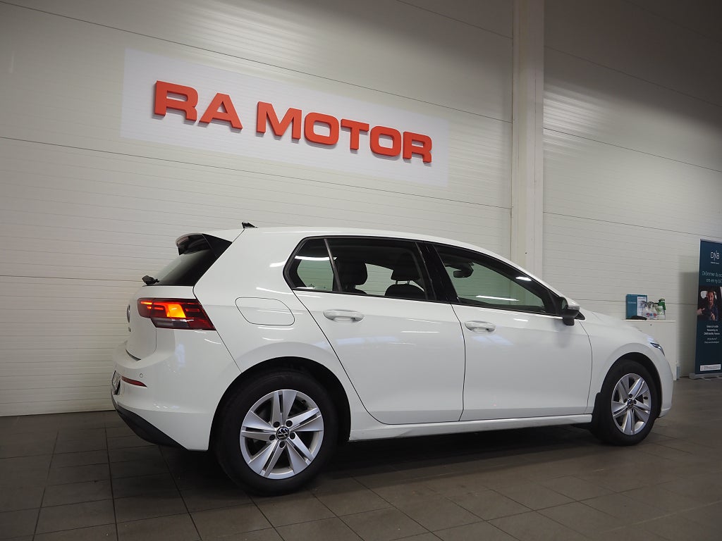 Volkswagen Golf 2.0 TDI 116hk Backkamera P-Värmare Drag 2022