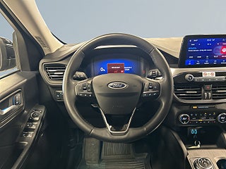 Ford Kuga Plug-In Hybrid E-CVT Kamera/M-Värmare/Xtraljus/S&V-Däck – bild 9