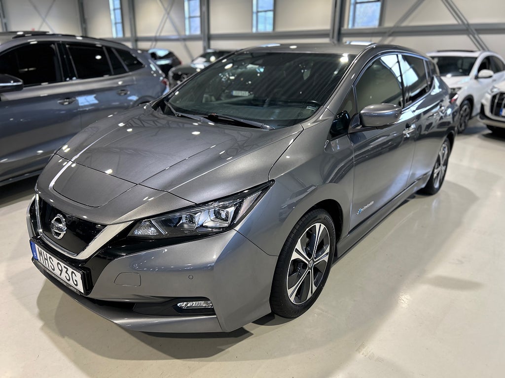 Nissan Leaf Tekna 40kWh 150hk / BOSE / 360° / Navi / Keyless