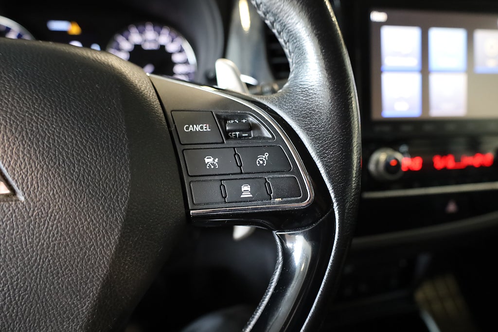 Mitsubishi Outlander 2.0 4WD AUT Business M-Värme 360° Läder 7-Sits 2020