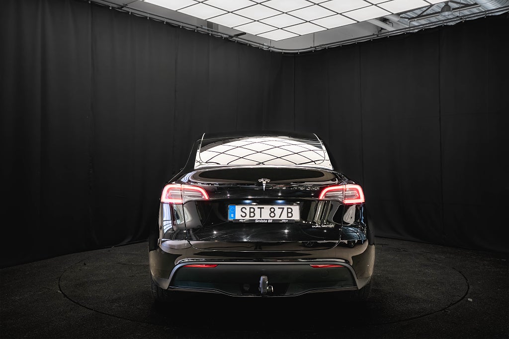 Tesla Model Y Long Range AWD 20'' DRAG PANO 1-ÄGARE 91.2%SoH MOMS