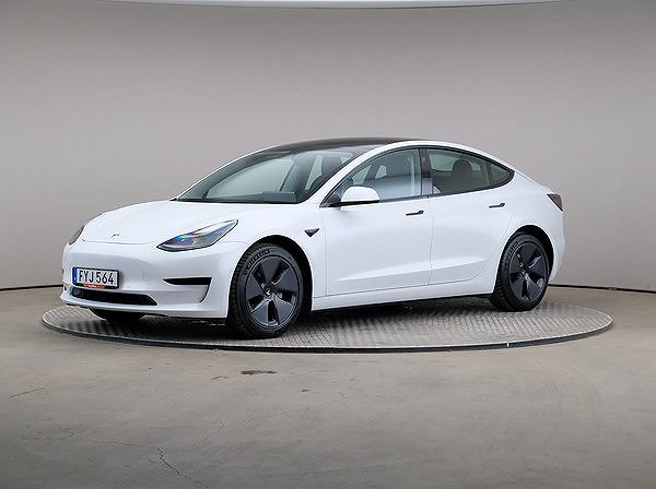 Tesla Model 3 Standard Range Plus Rwd