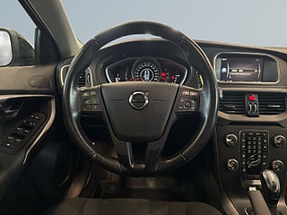 Volvo V40 D2 Geartronic Business S&V/Dvärm/Drag/Psens – bild 9