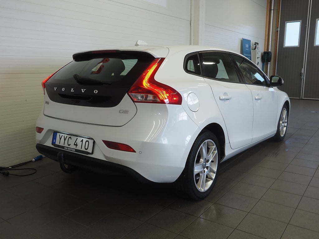Volvo V40 D2 Business 120hk Drag P-Sen VOC D-Värm 2018