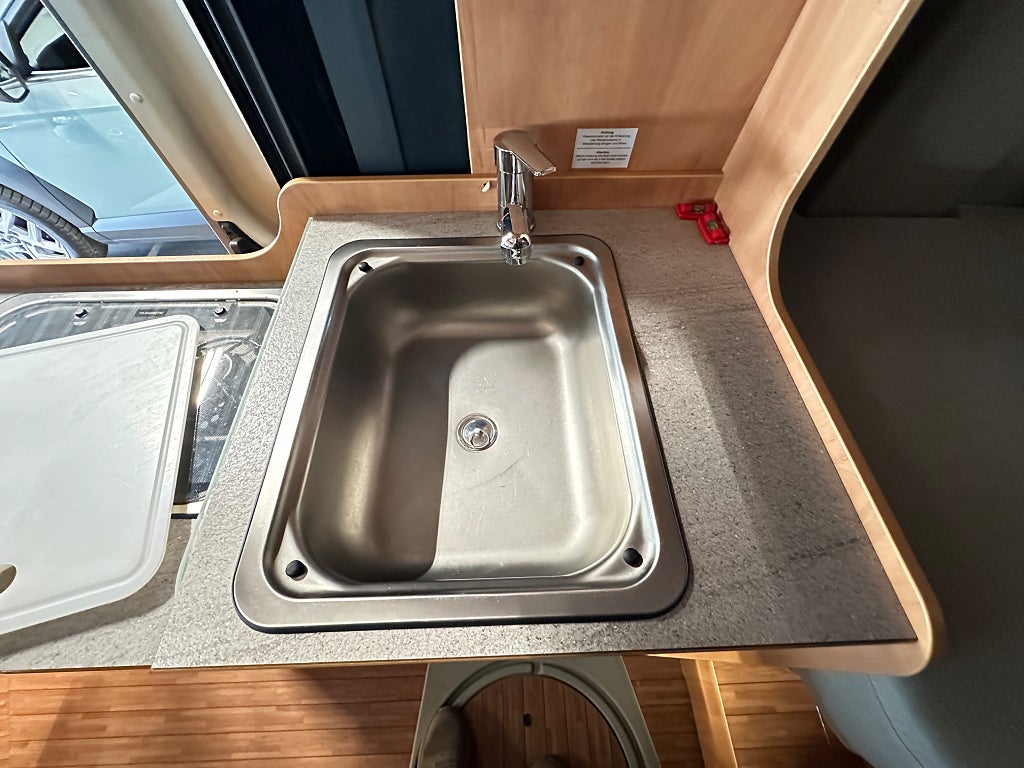 Pössl Roadstar 600 L,  Långbädd, 5.99 m , Automat thumbnail